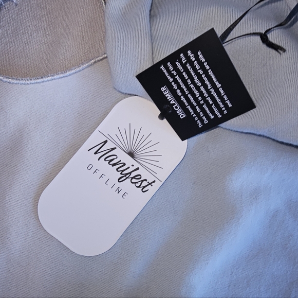 Manifest by Offline Heart Cut Out Cropped Sweatshirt - Picture 3 of 8